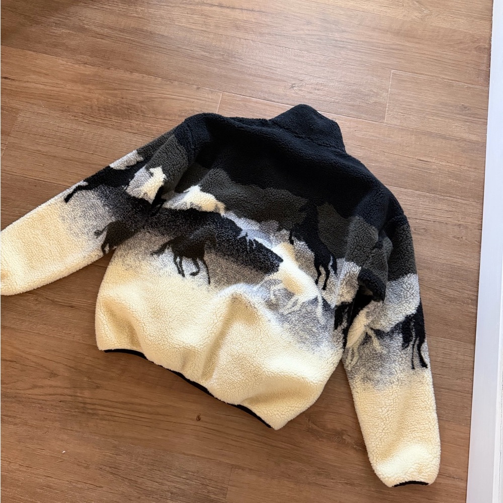 Parks Project x National Geographic Wild Horses Sherpa Sweatshirt / Quarterzip - Picture 6 of 7